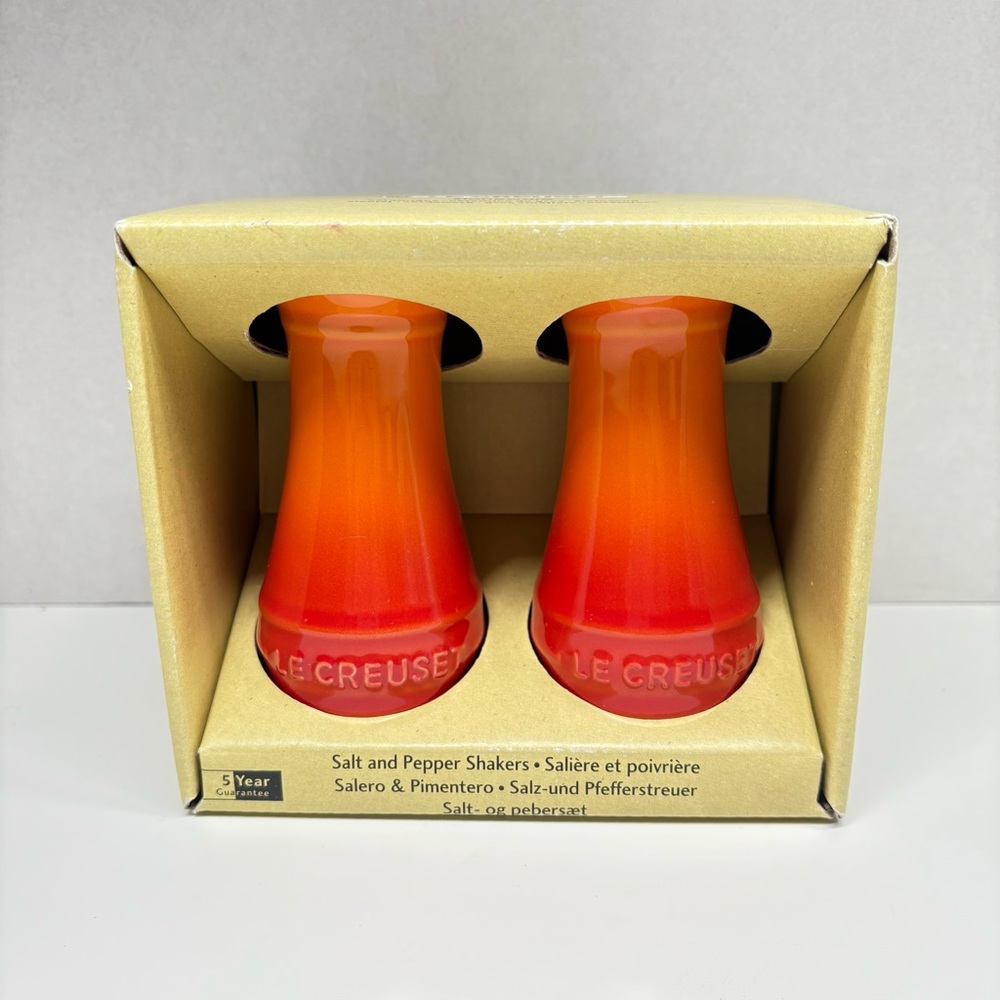 NEW Le Creuset Stoneware Salt & Pepper Set Classic Orange Flame